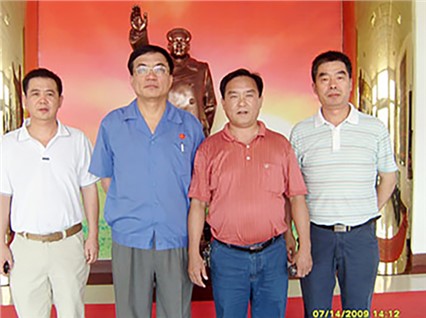 中國兵總江南機器集團(tuán)總經(jīng)理齊振偉先生蒞臨公司考察